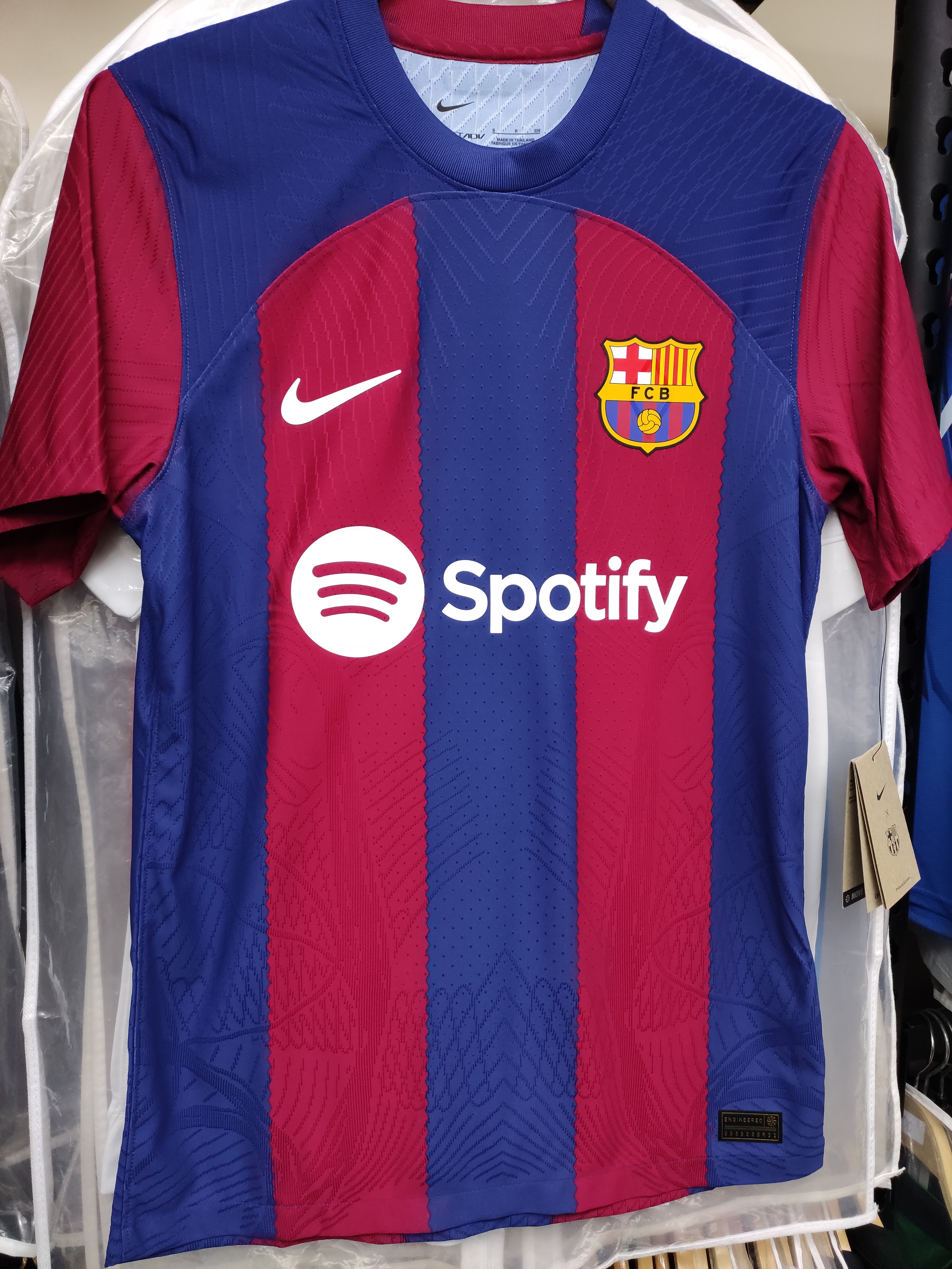 23-24巴塞隆拿主場球員版球衣