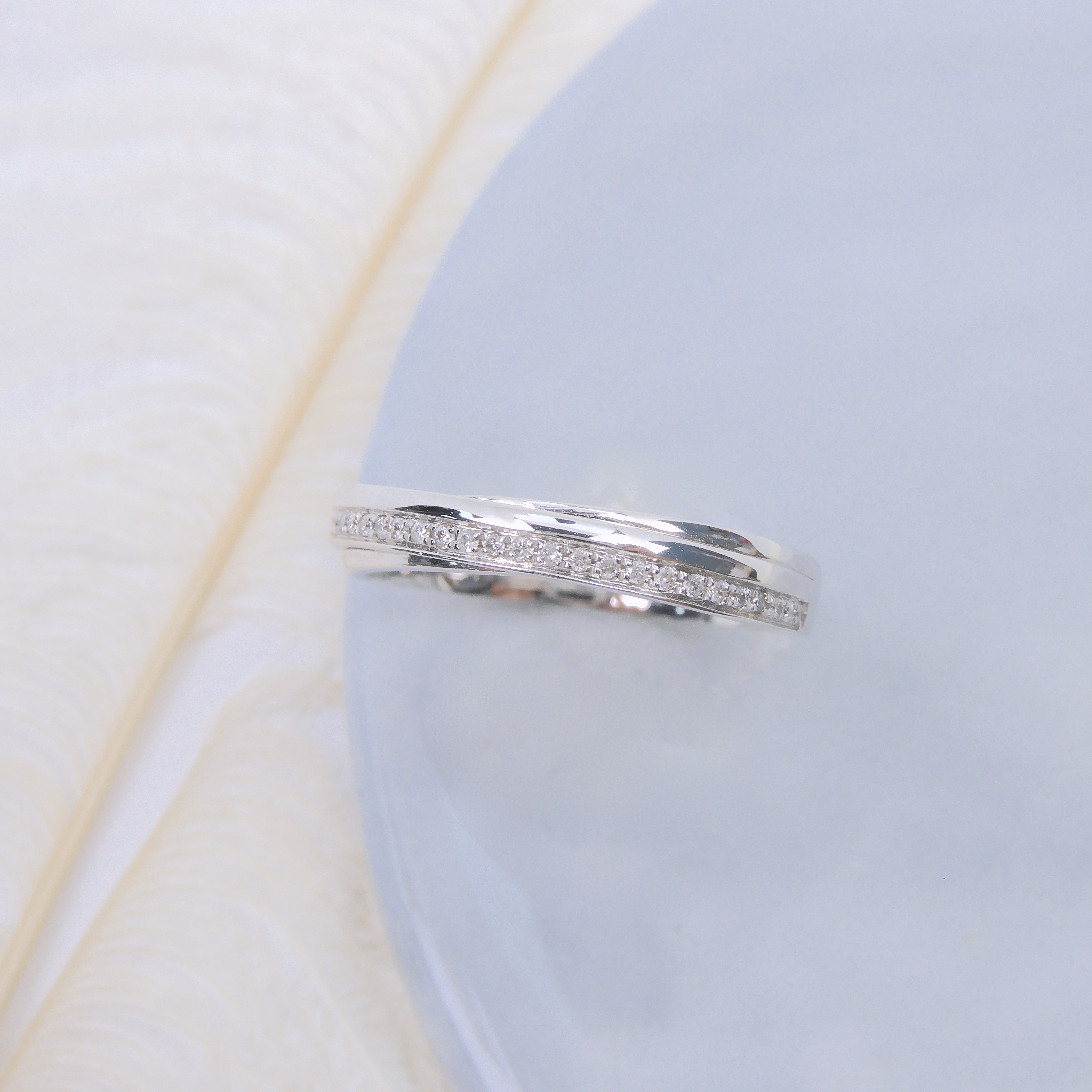 18K Gold 0.086ct Diamond Ring