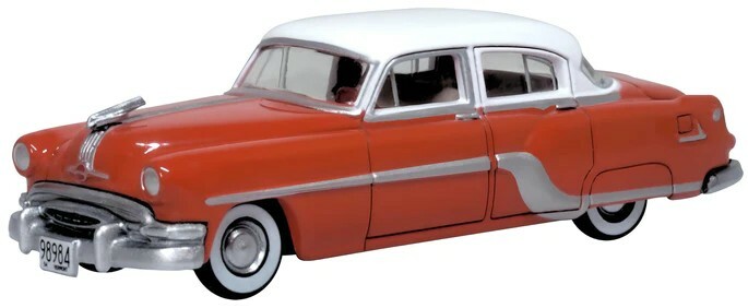 Oxford 87PC54004 HO規 Coral Red/Winter White Pontiac Chieftain 4 Door 1954