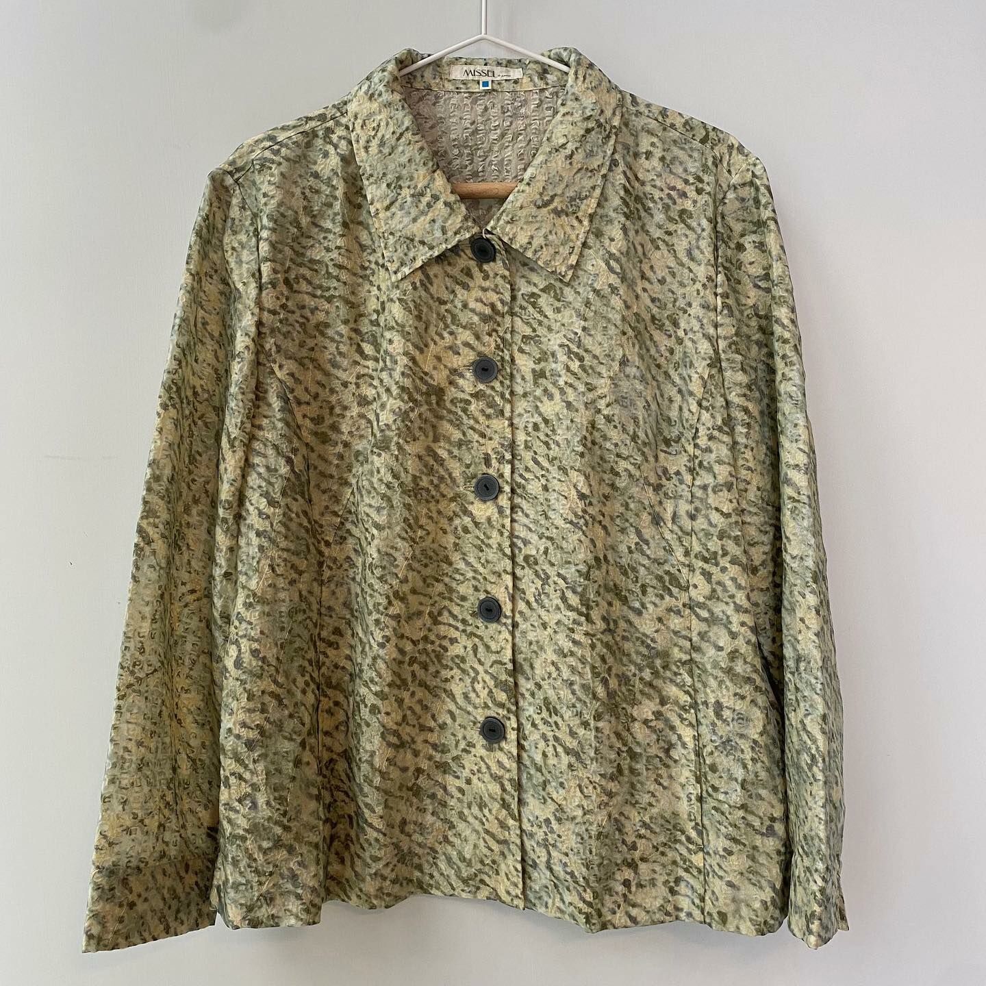 虎紋皺皺免燙上衣