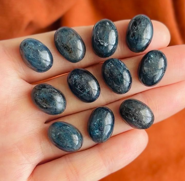 [原石] 綠藍晶石 水晶蛋面