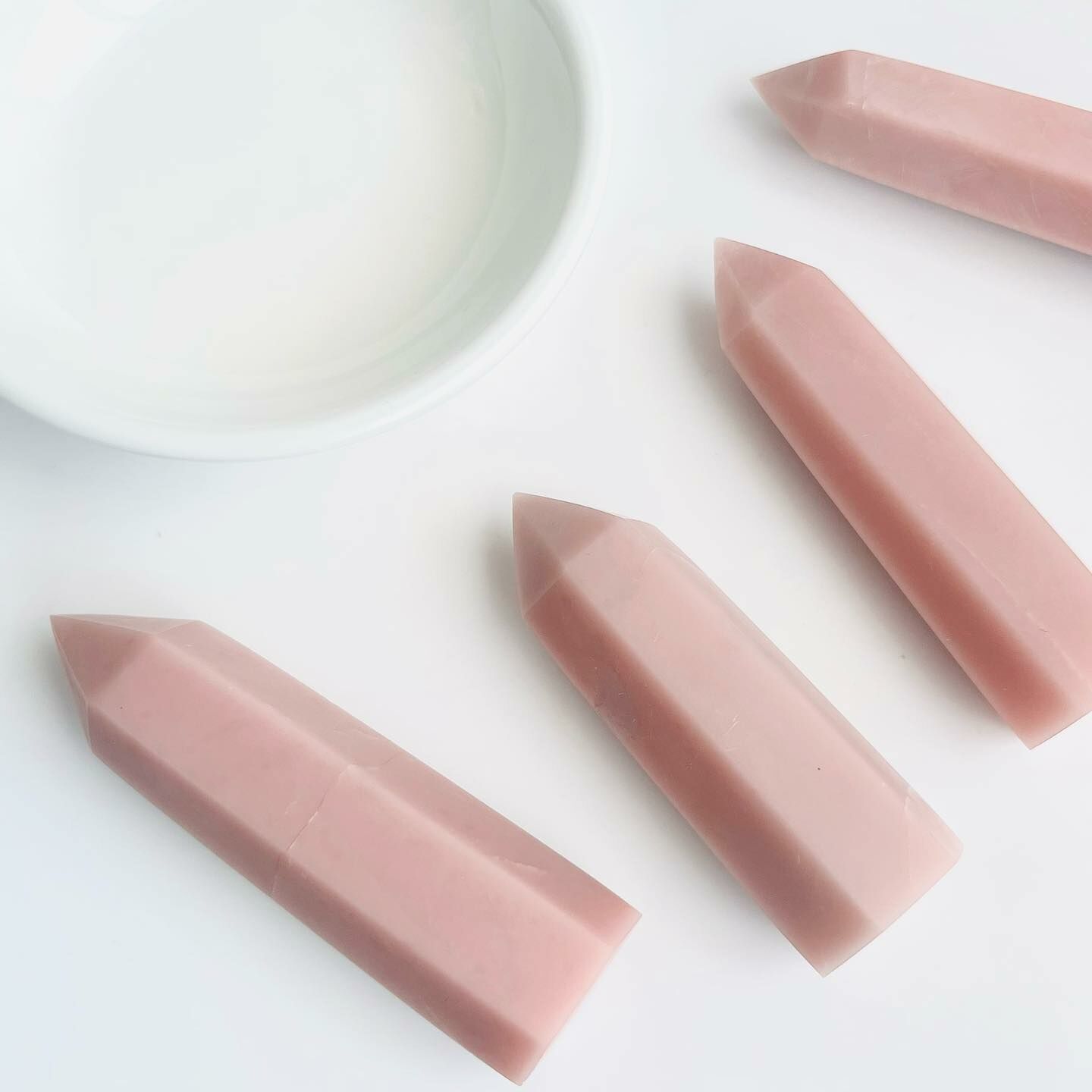 [原石] 粉紅澳寶 水晶柱