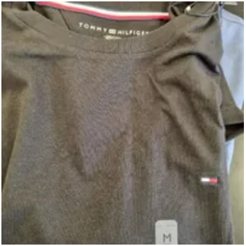 [S] TOMMY HILFIGER ESSENTIAL SOLID T-SHIRT,BLACK, 7849808-083 [FINAL SALE] (STH439)