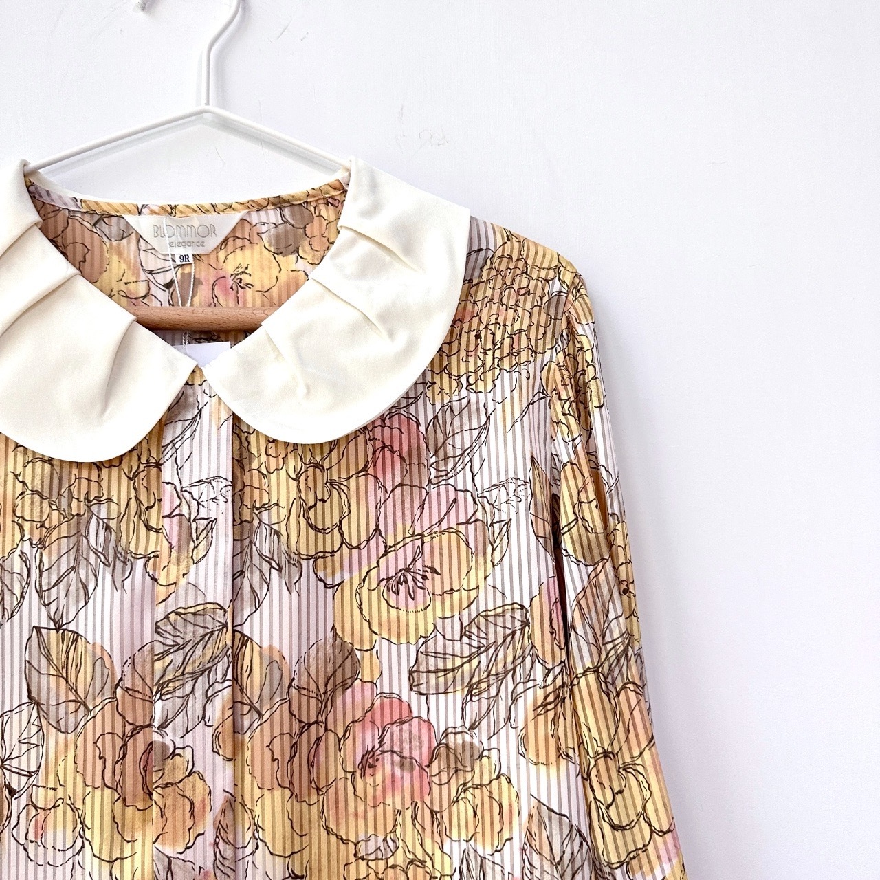 日本製暗直紋手繪大花上衣