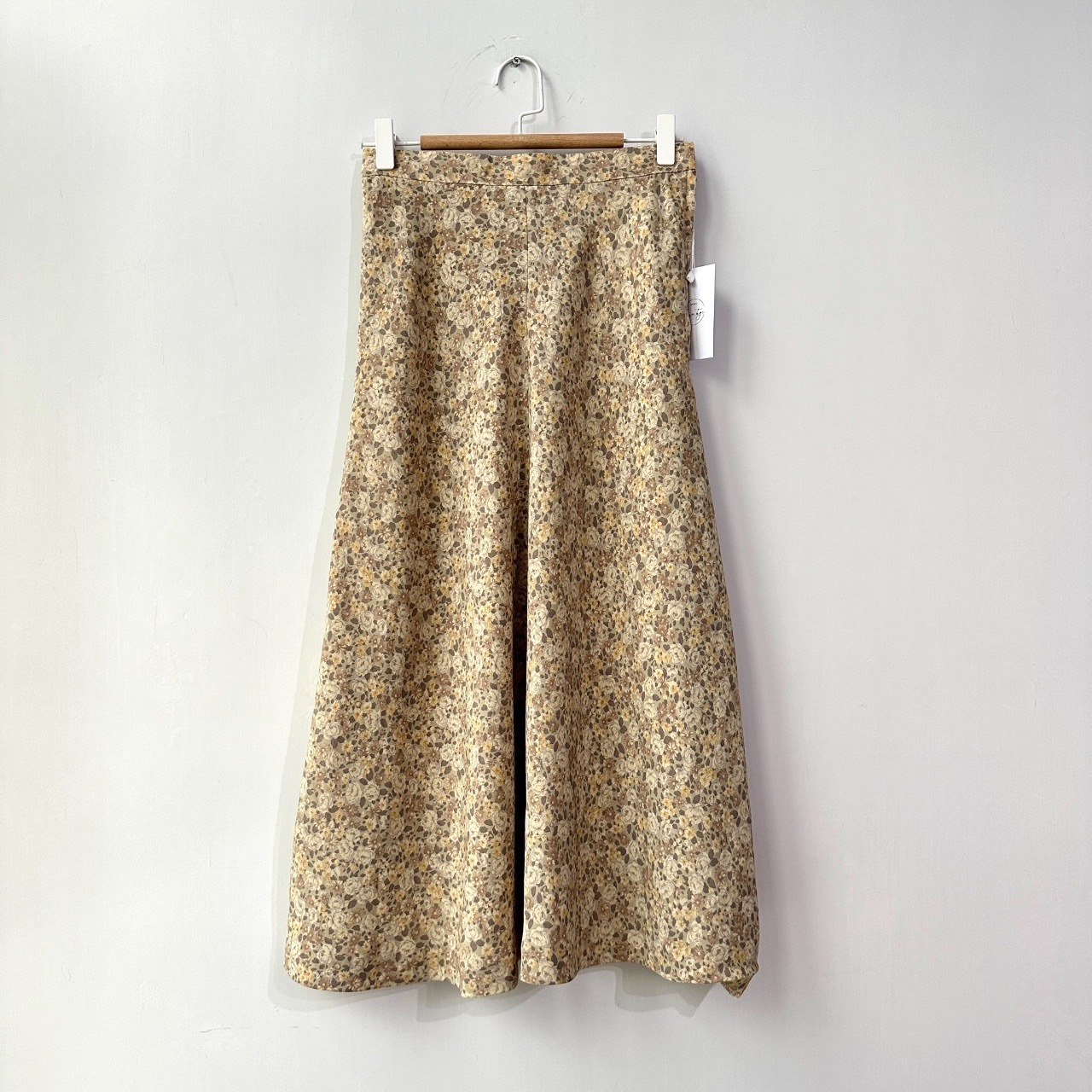 溫柔感杏色花花半身裙