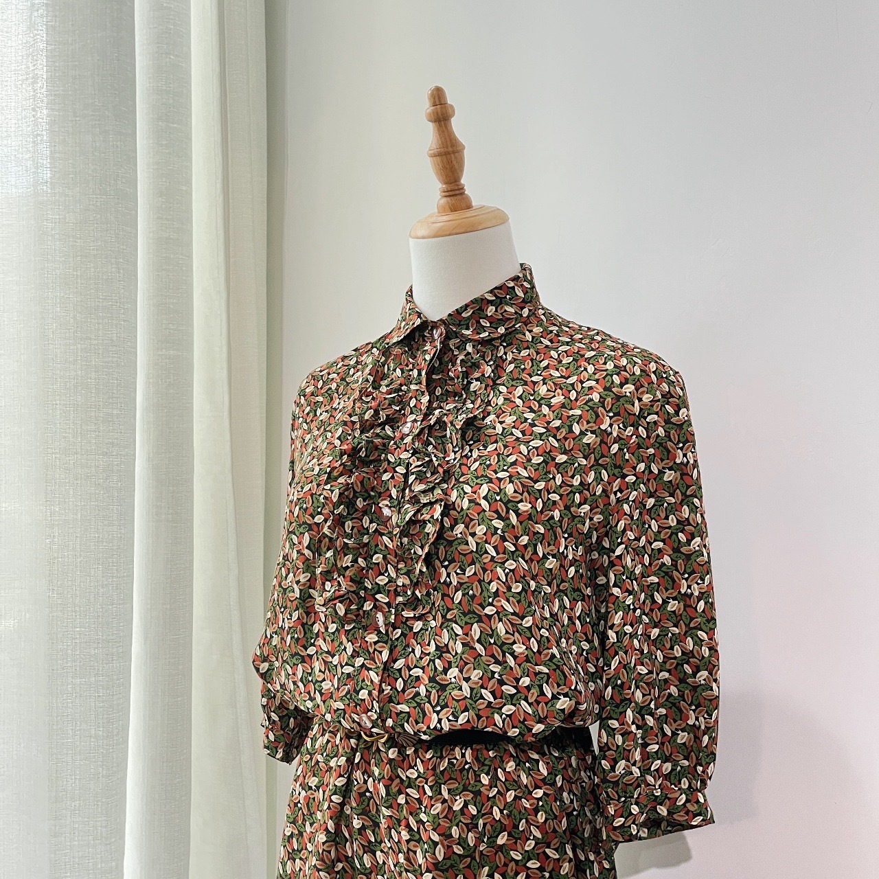 秋葉落滿地中袖連身裙