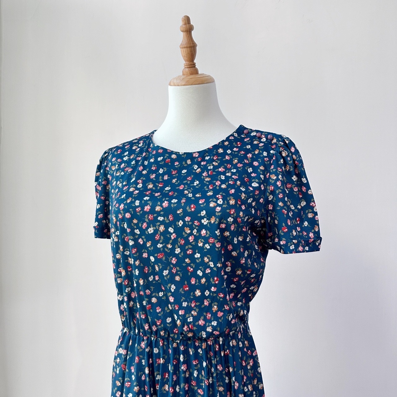 海藍色碎花短袖連身裙