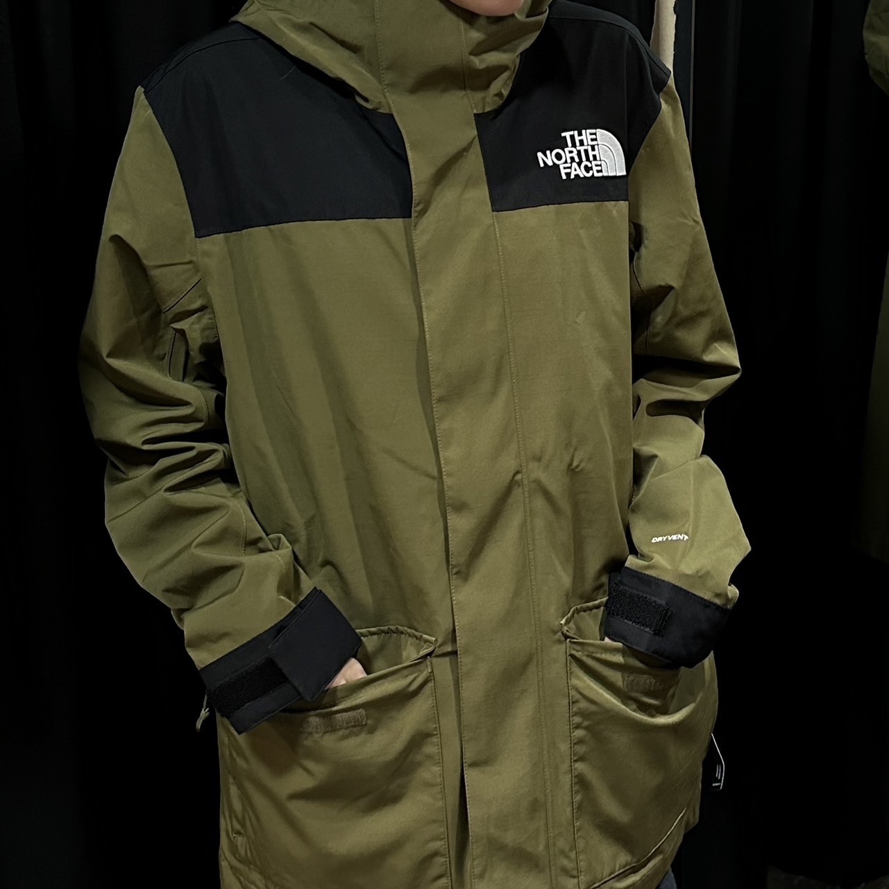 The north face 工裝外套 軍綠 現貨！