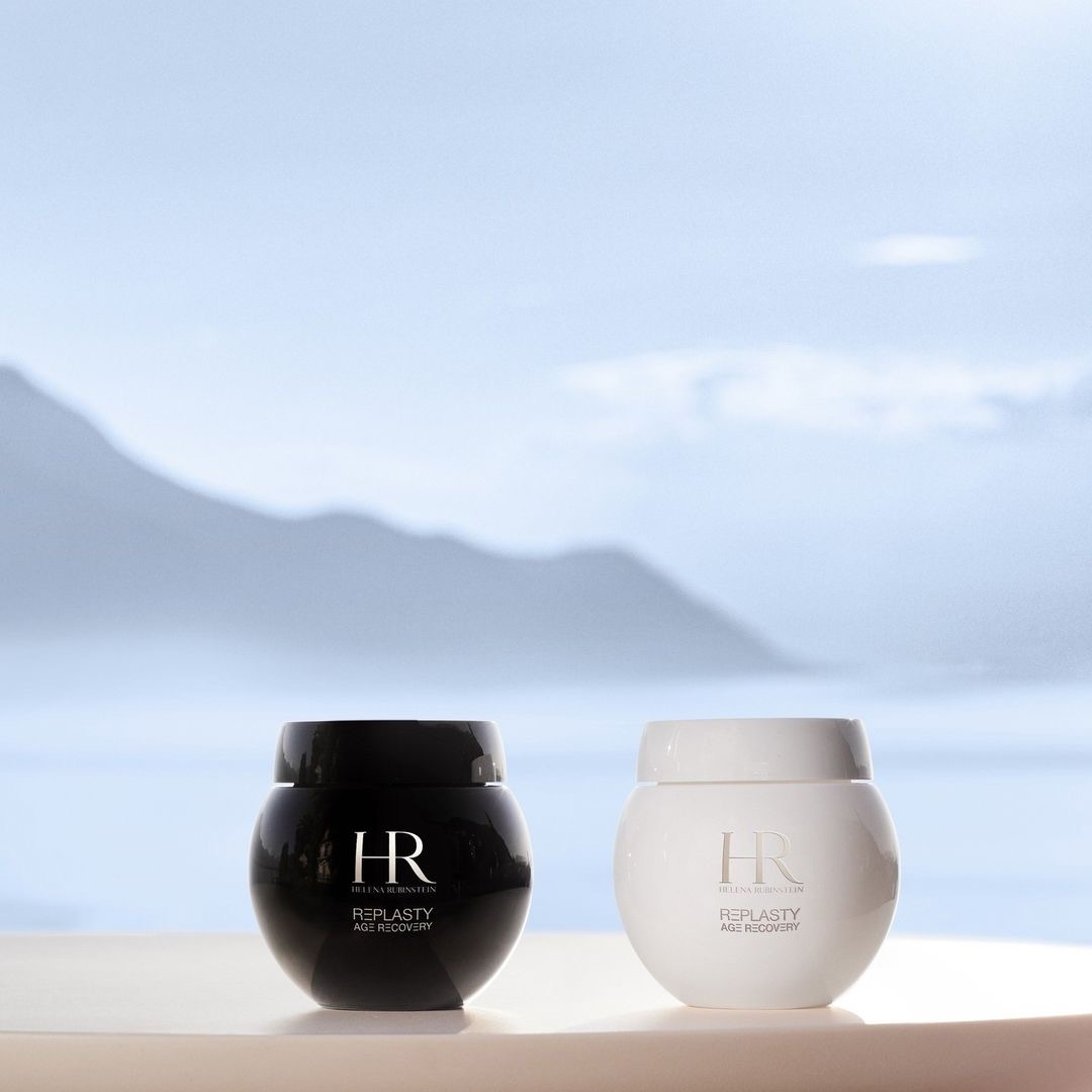 赫蓮娜臉部保養順序說明：早晚臉部修護，推薦搭配黑白繃帶乳霜