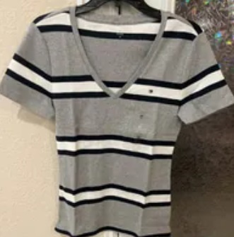 [S] TOMMY HILFIGER STRIPED V-NECK T-SHIRT,GREY, 76J4358-030 [FINAL SALE] (STH494)