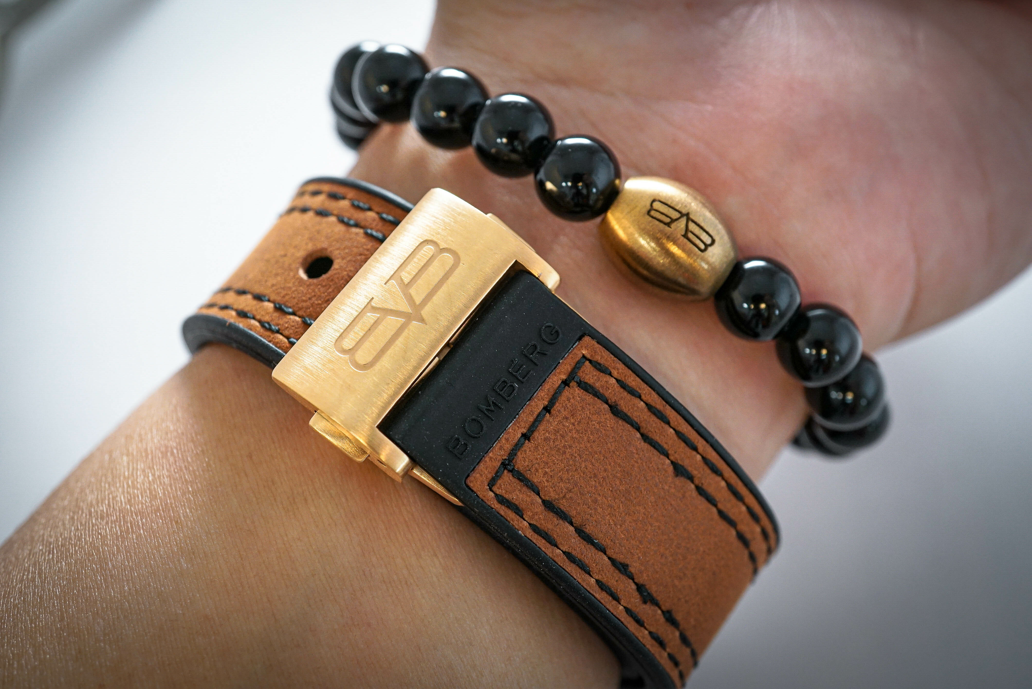 BOMBERG BB-01自動機械系列 CBD Golden腕錶