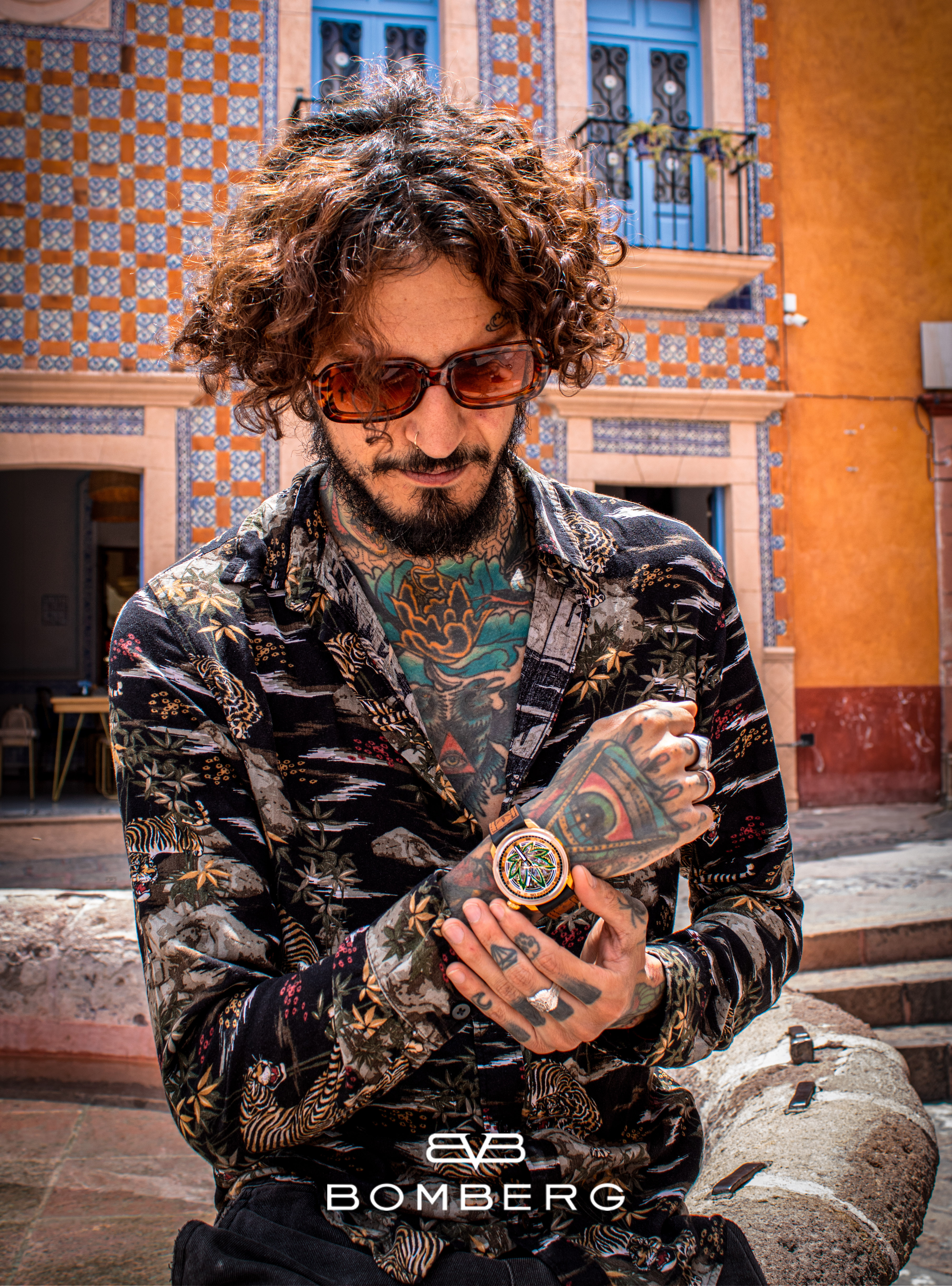 BOMBERG BB-01自動機械系列 CBD Golden腕錶