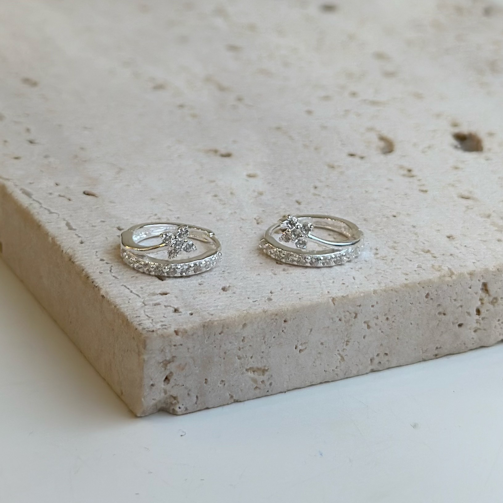 閃耀．星芒排鑽純銀易扣