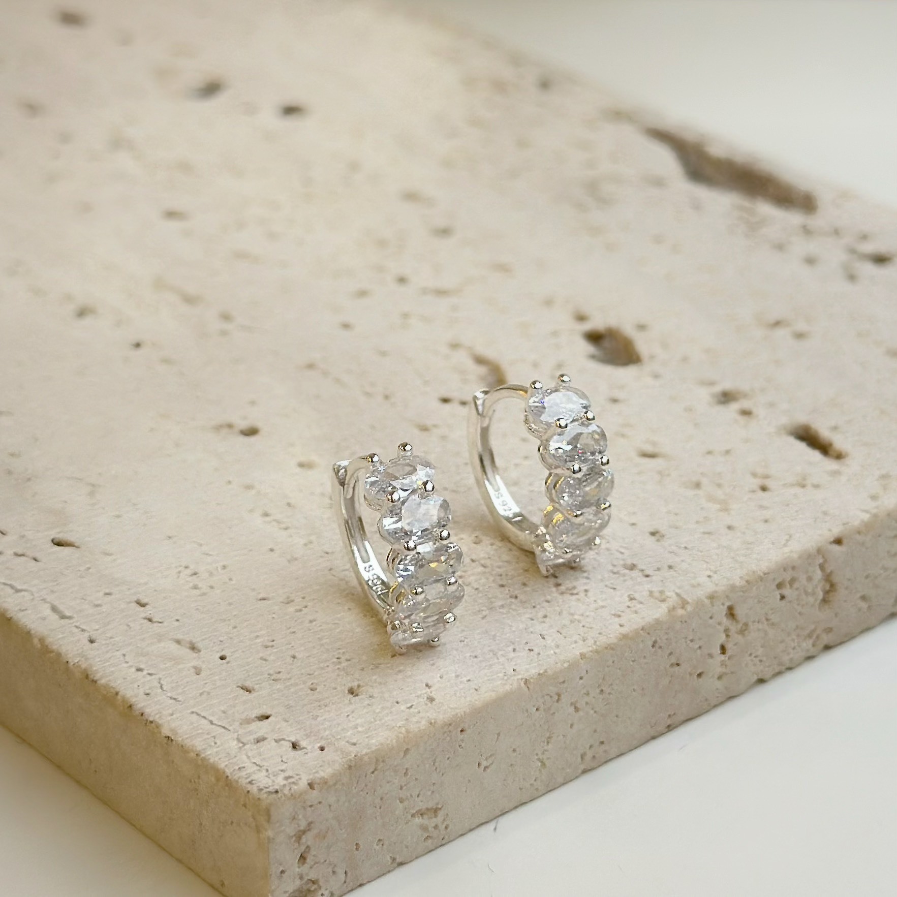 動人．鋯石純銀易扣