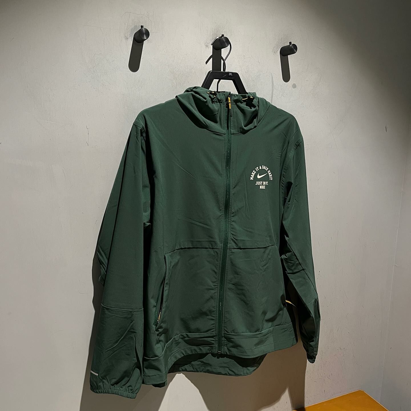 Nike Wellness Running Jacket  輕便拉繩防風外套 FV3970-323 fv3970-010