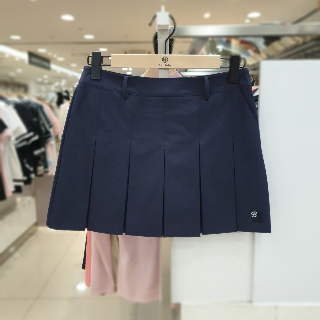 女款 M10【韓版春裝上市】7折起/正韓Benjefe Golf同步/時尚英倫風牛仔A字褶皺裙褲/高爾夫球女裝