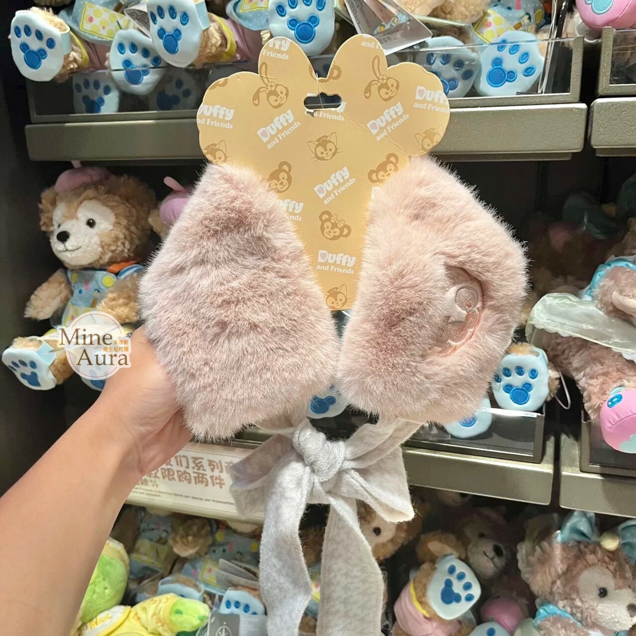 (限時特價) 玲娜貝兒 Lina bell 刺繡毛毛 綁帶 圍巾 -上海迪士尼樂園