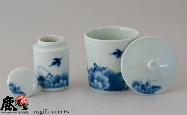 青花荷花陶瓷旅行茶具組推薦｜一杯一罐輕巧隨行品茗首選