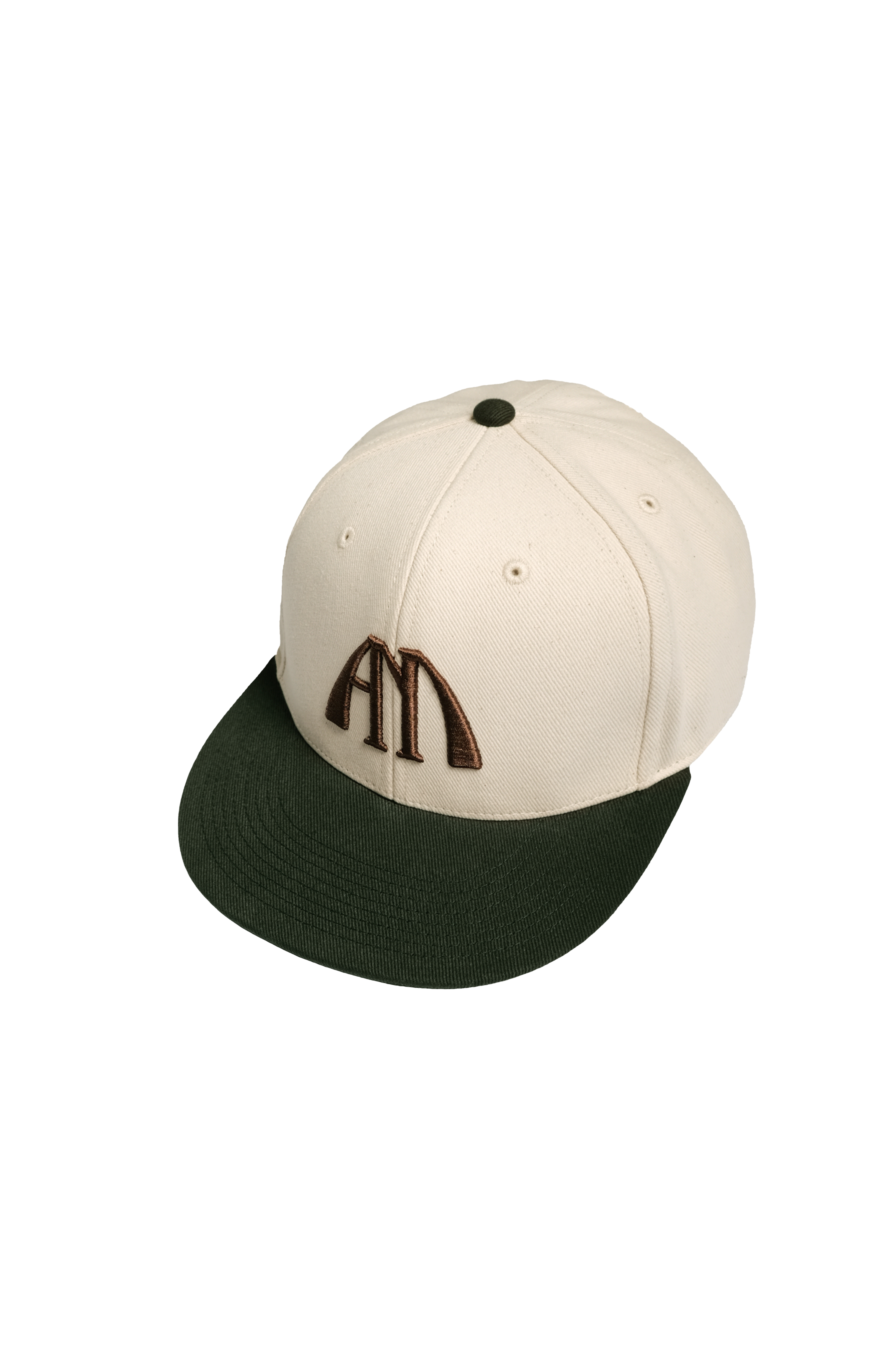 BADGE FITTED CAP - WHITE