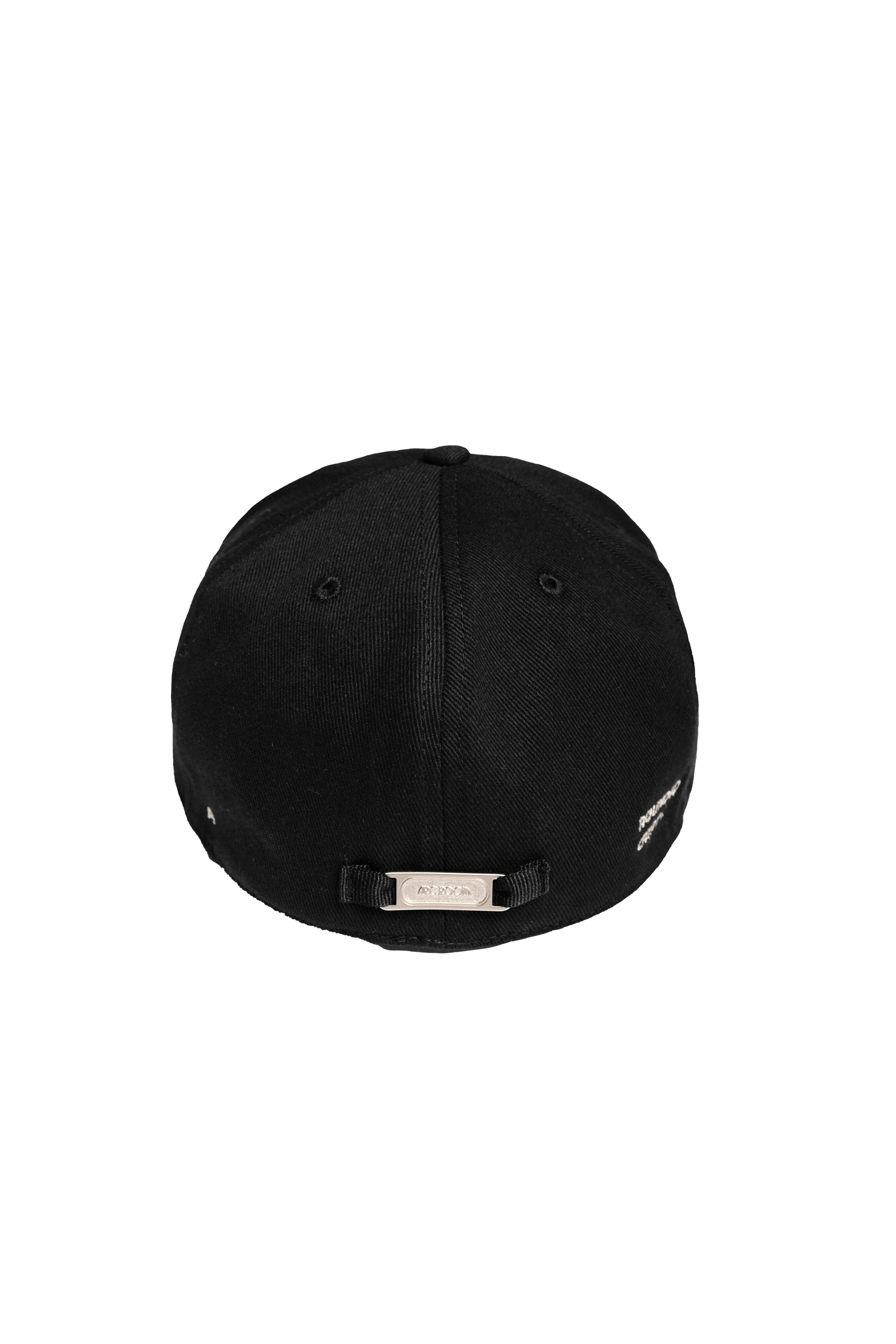 BADGE FITTED CAP - BLACK