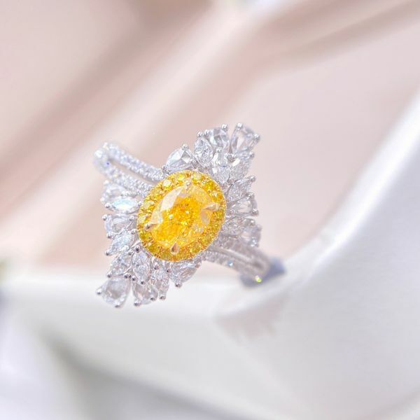 GIA 黃鑽橢圓扭臂女戒