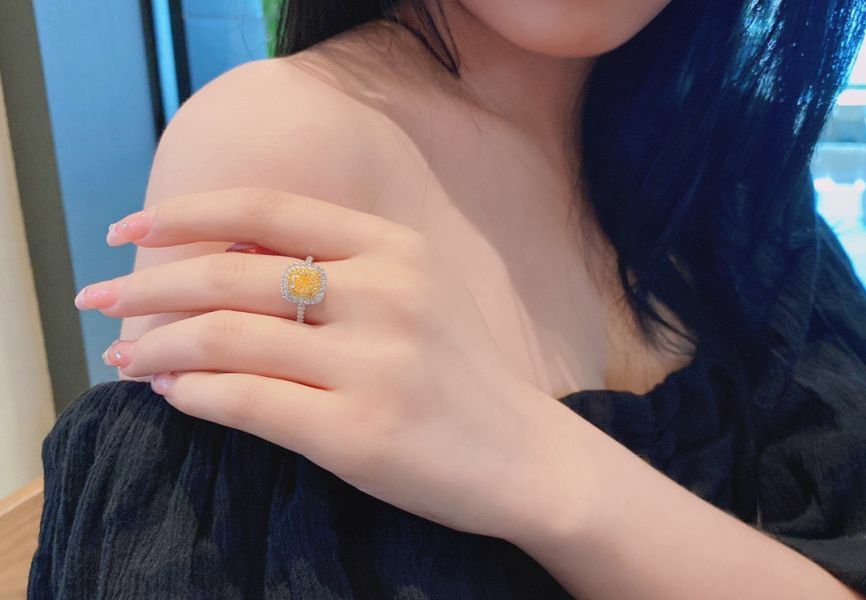 GIA 黃鑽直臂女戒