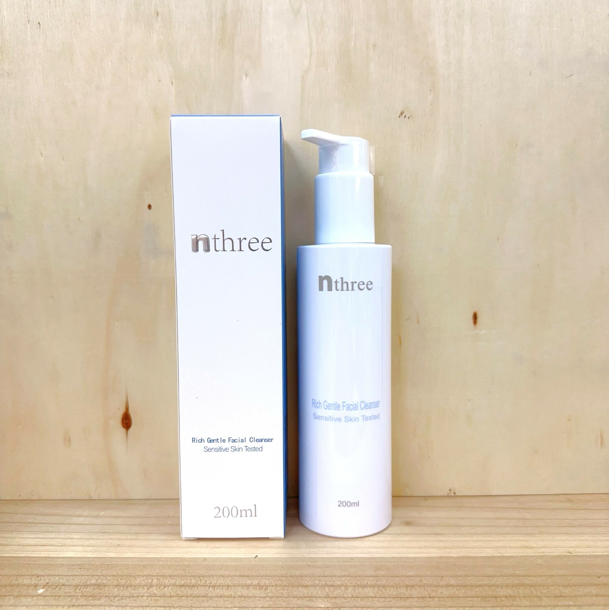 nthree 柔滑全效潔面啫喱 200ml