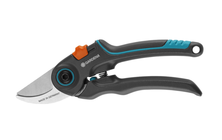 "GARDENA" 德國修枝剪ExpertCut (切割直徑22mm) (翠綠樹枝用)
