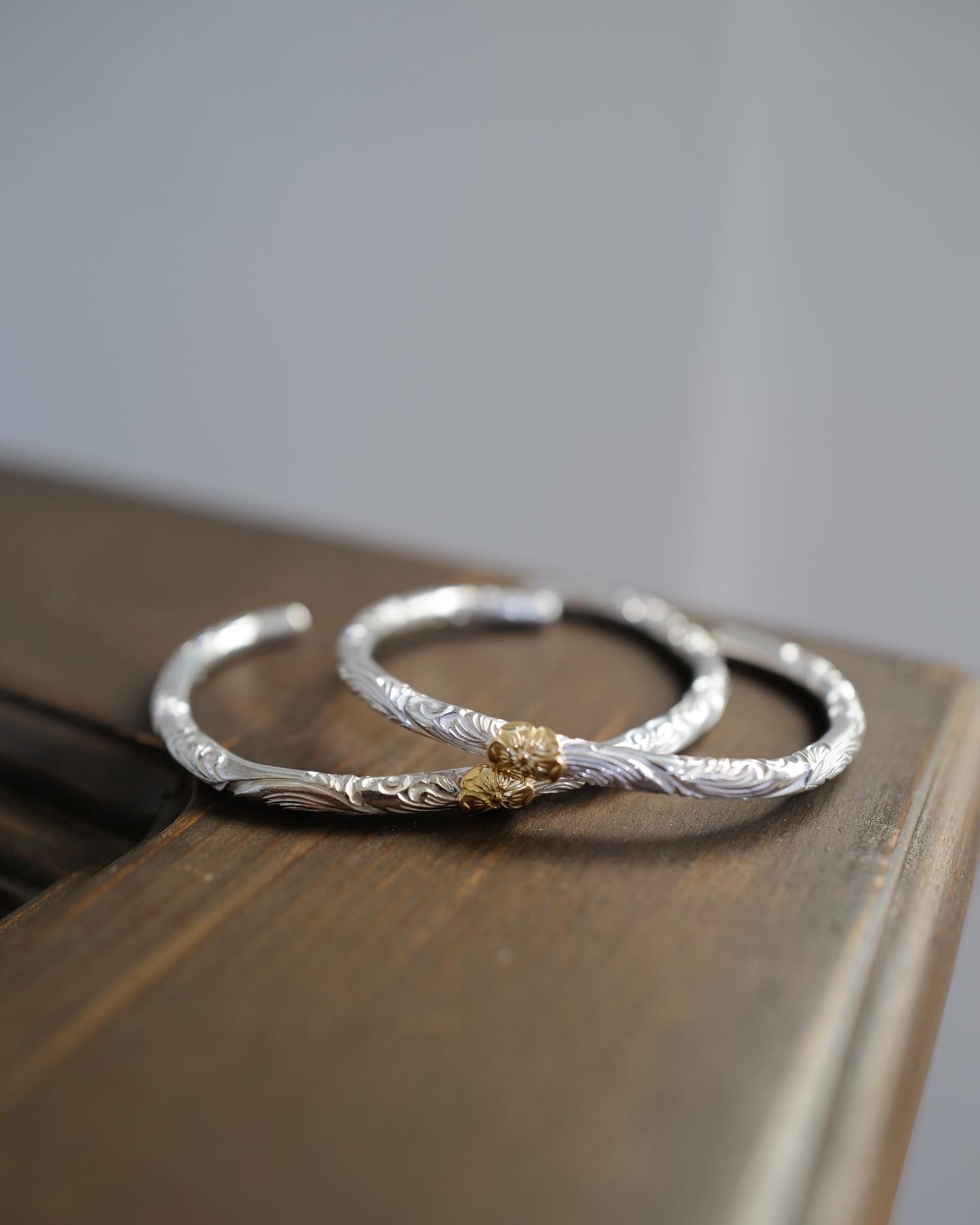 全浮彫唐草點金手鐲