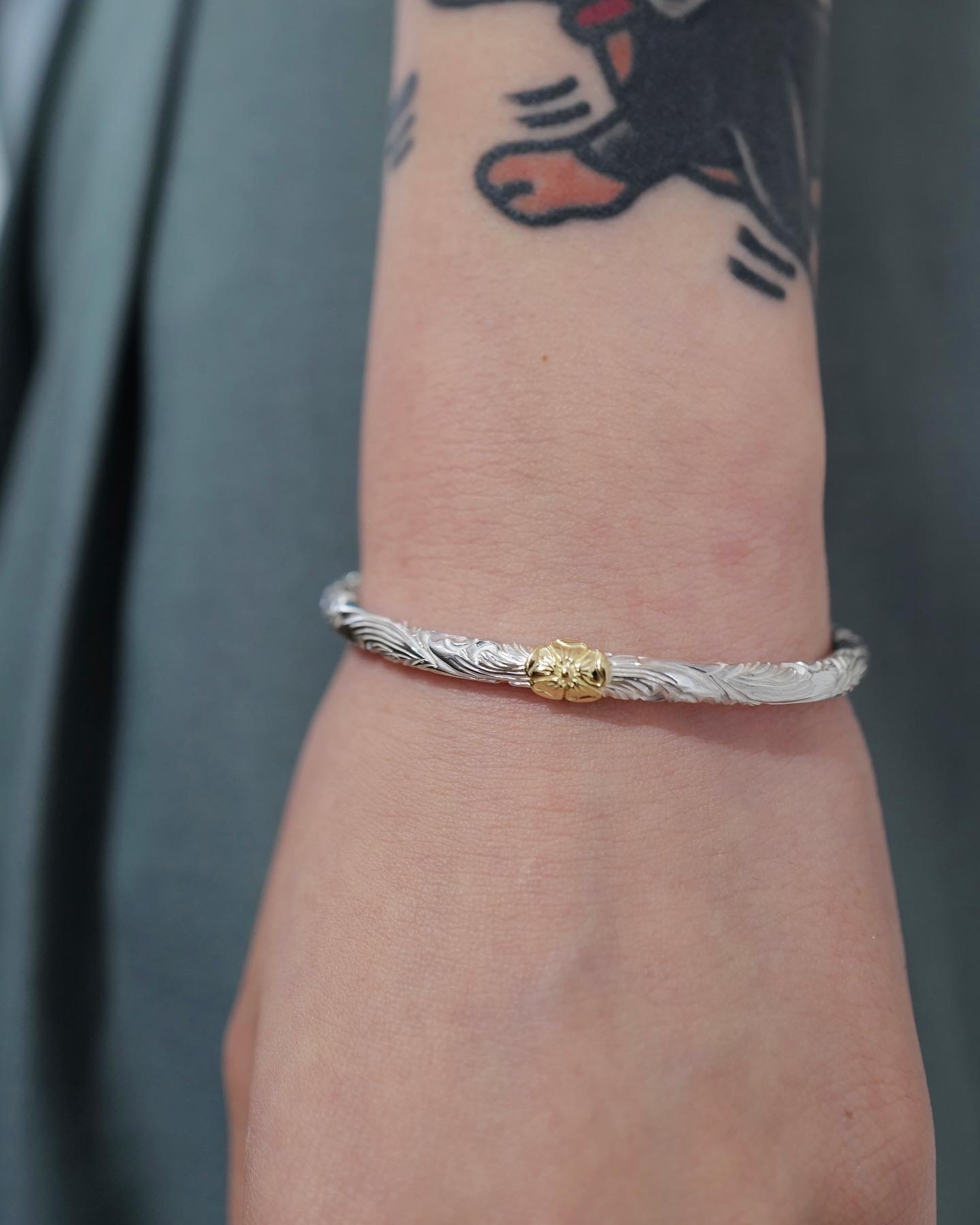 全浮彫唐草點金手鐲