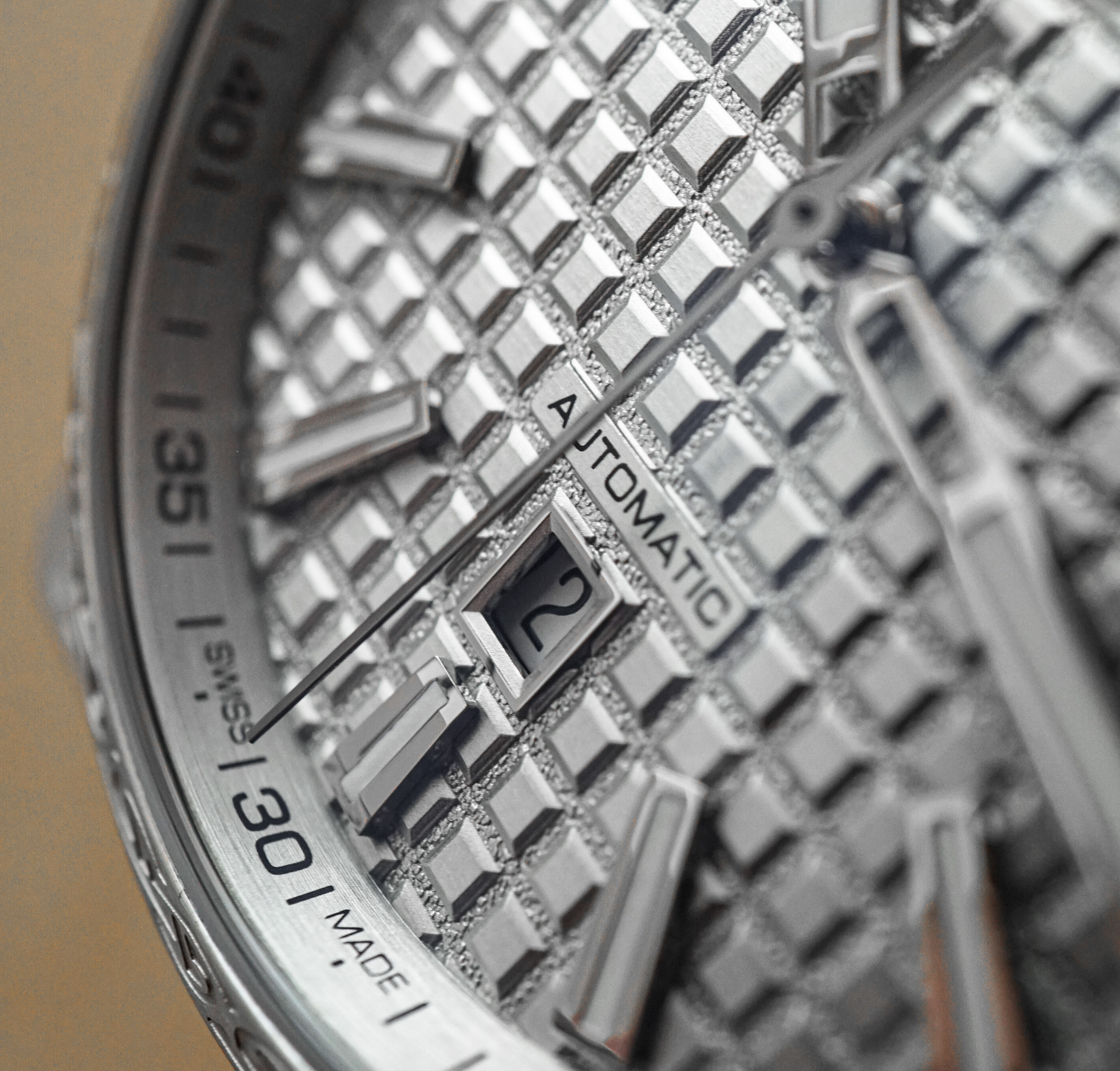 BOMBERG BOLT-68 NEO 自動機械大都會系列 BORA BORA