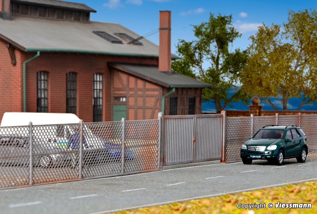 Kibri 38605 HO scale Mesh wire fence, grey kit.