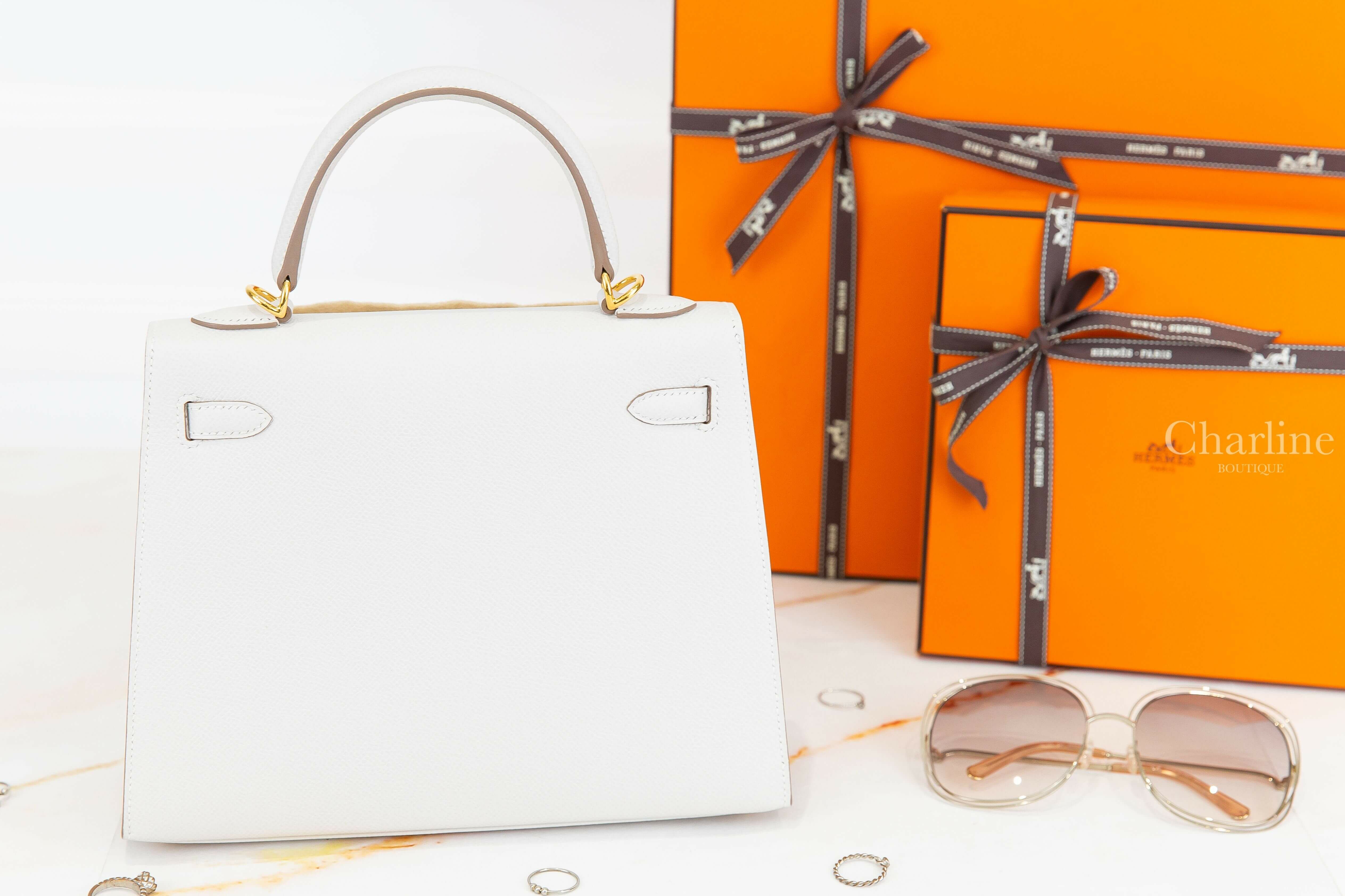 Hermès Kelly 25cm M4 Gris Pale Epsom B刻奶灰色金釦凱莉包-Charline Boutique 精品代購