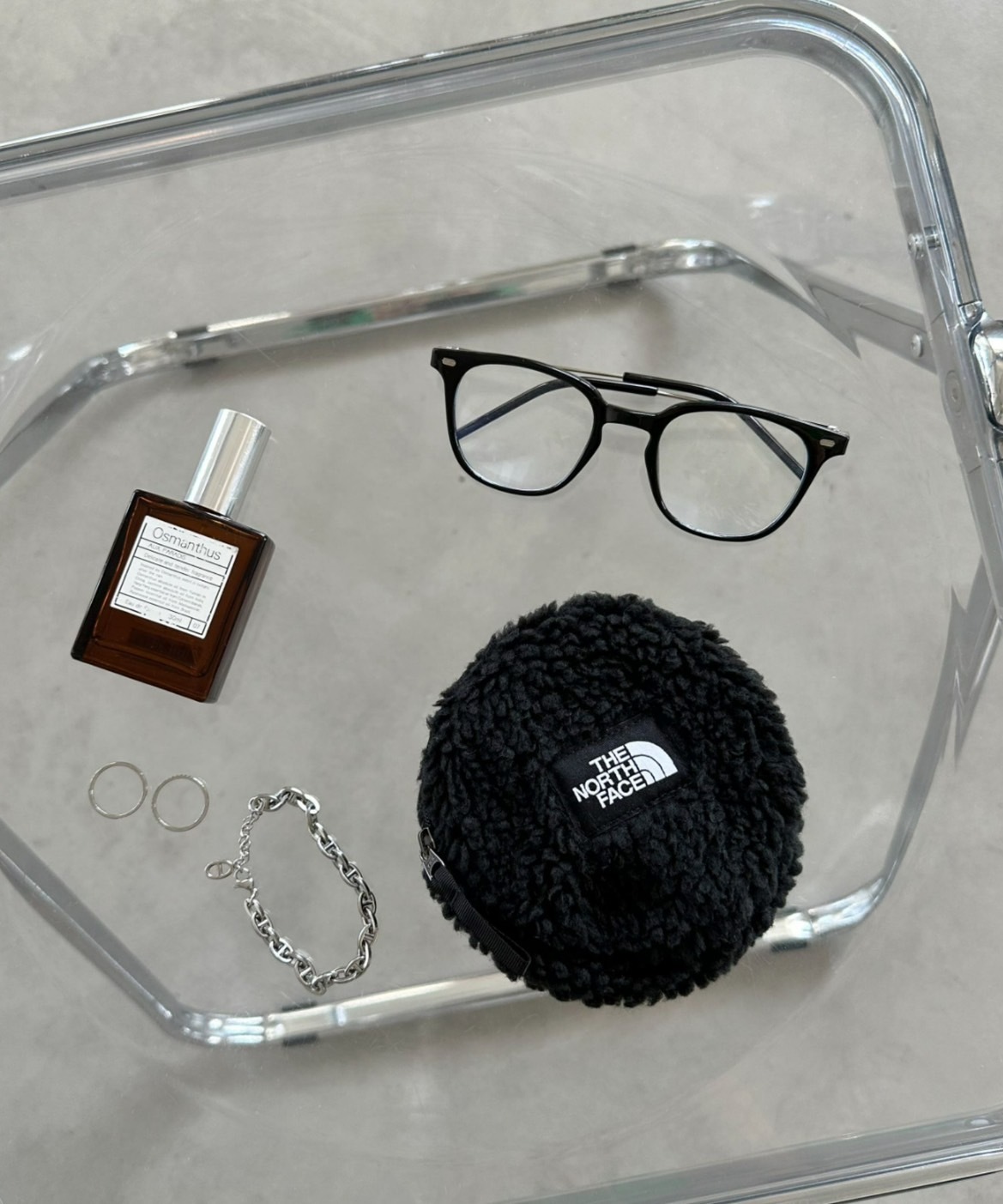 iSNEAKERS |THE NORTH FACE 圓形毛絨迷你小零錢包 黑色