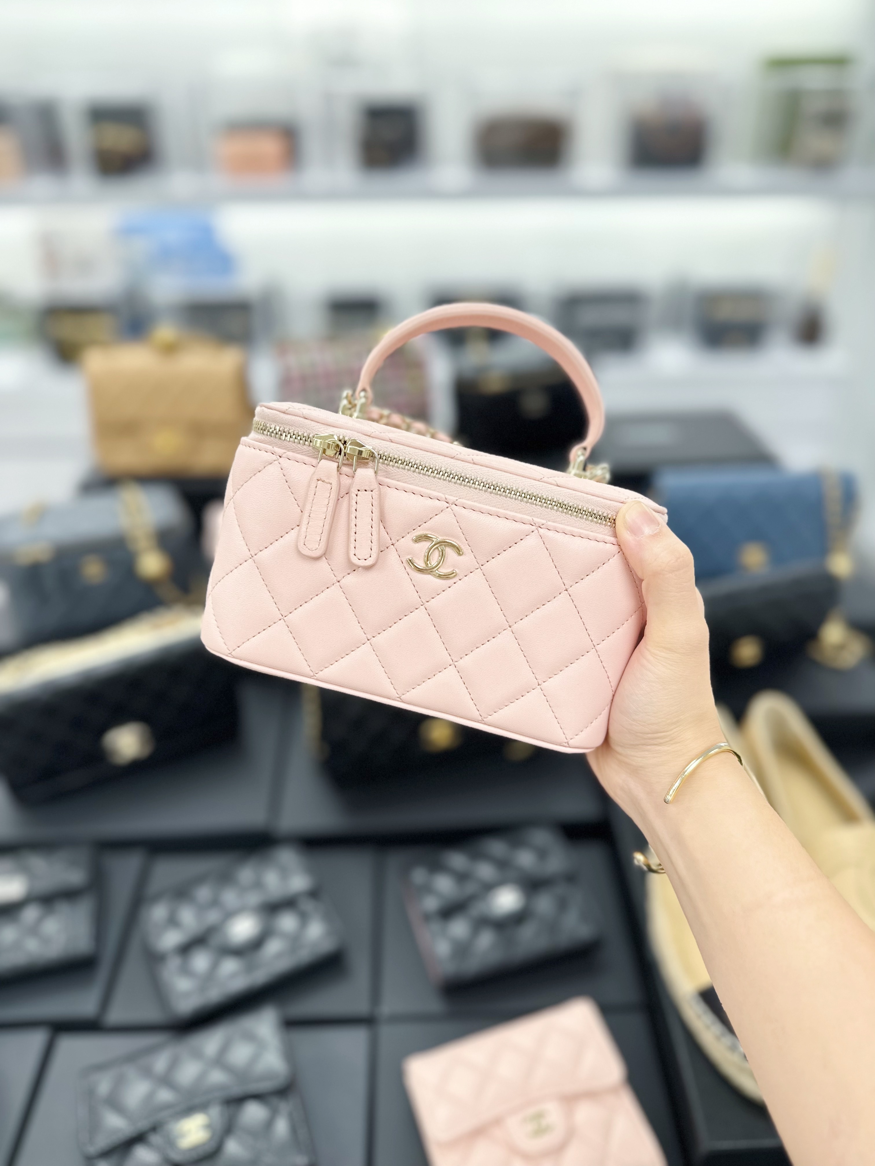 Chanel Small Classic Top Handle Vanity Box (AP2199)