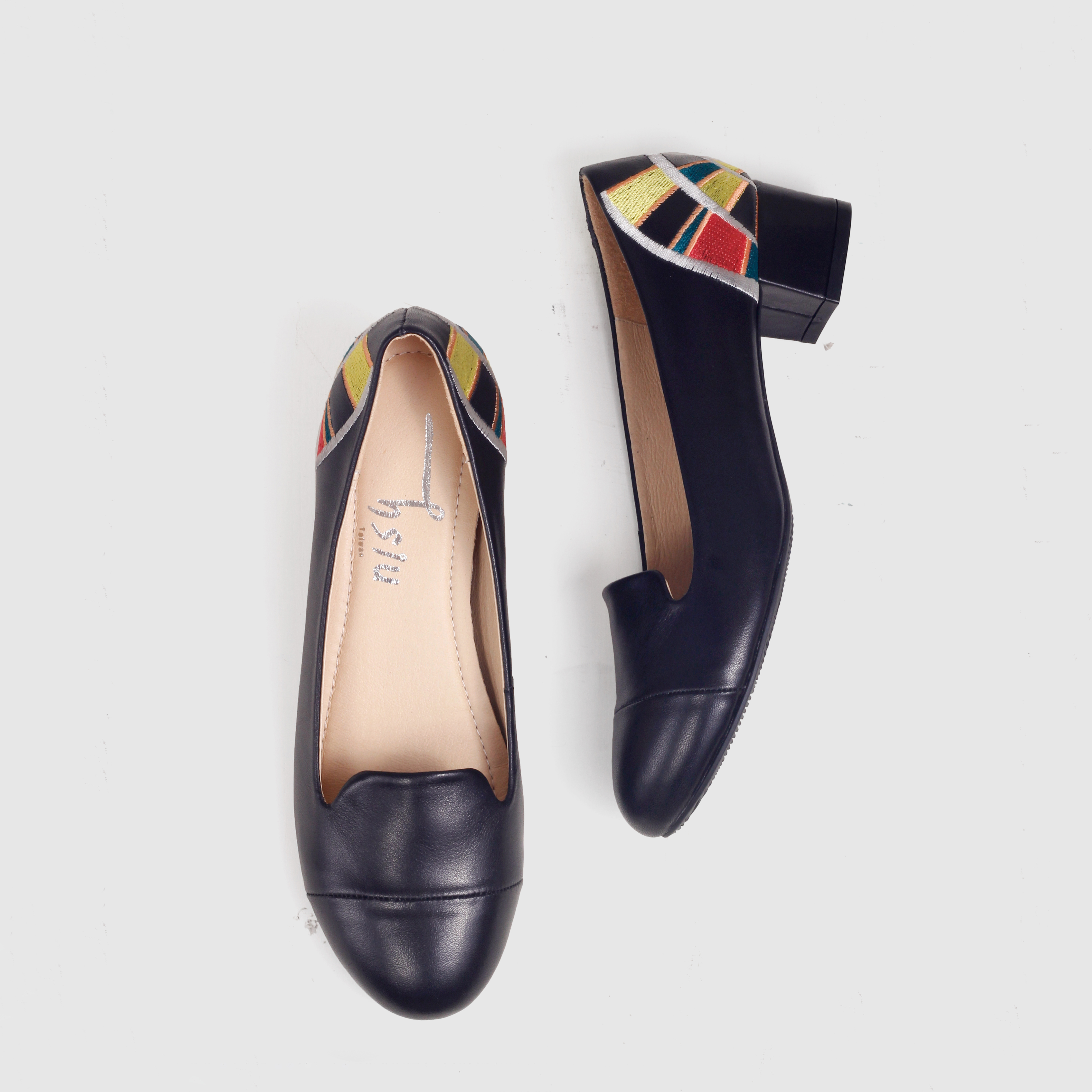 刺繡低跟女鞋｜蒲公英花火 (滑面黑)