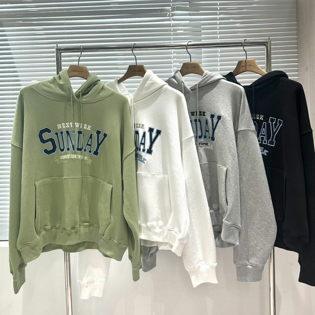 英文字連帽衛衣 BY ATTENTION-048T