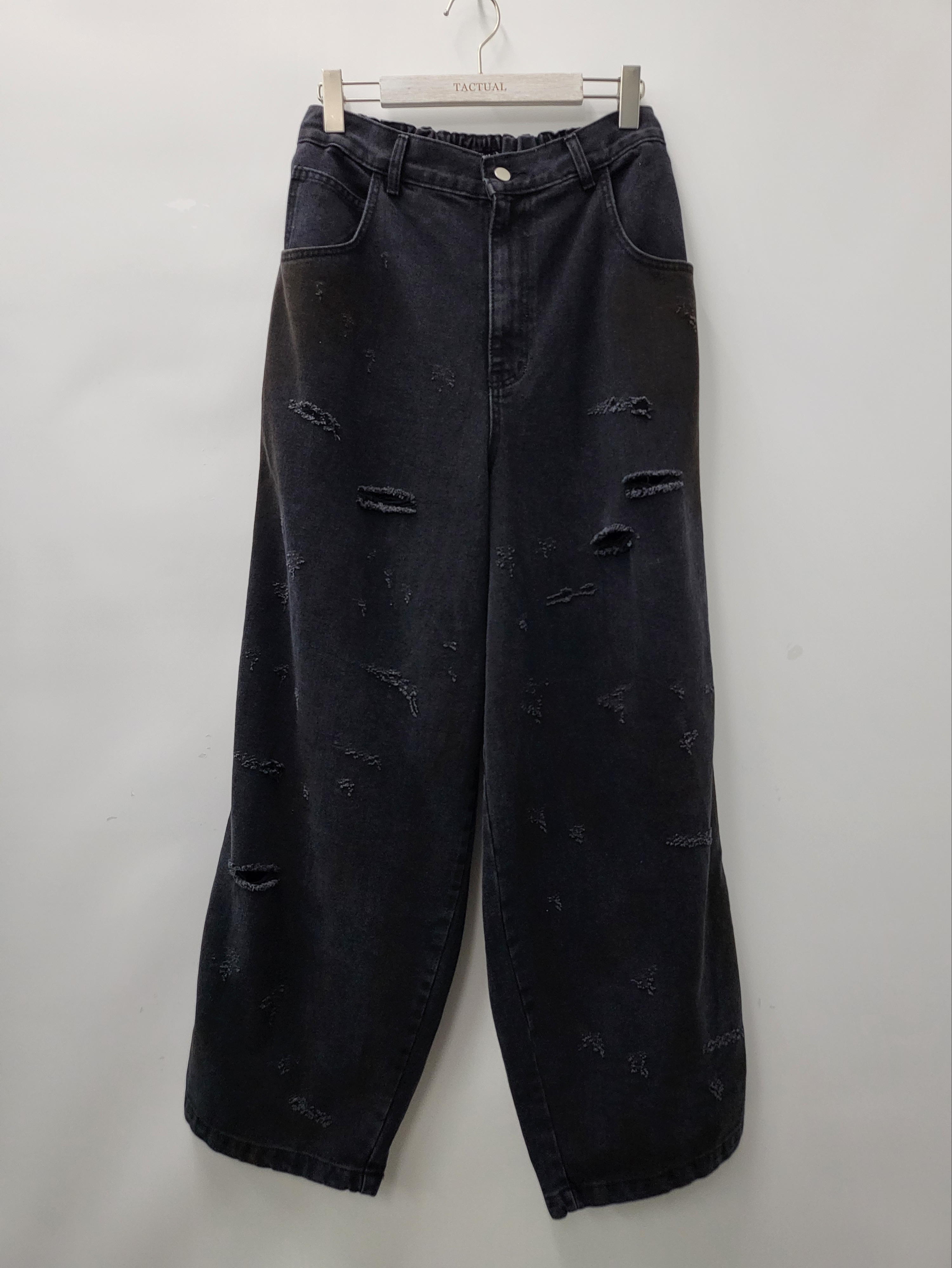 洗水破洞鬆身牛仔褲 J703