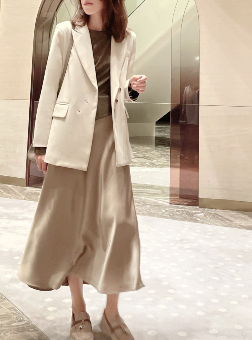 Ruffle Hem Satin Midi Skirt_SK2310L07