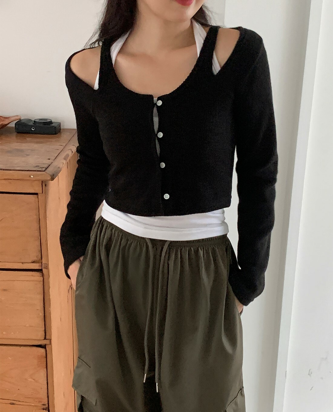 韓國Dejou授權 雙肩小性感挖空開扣羅紋罩衫