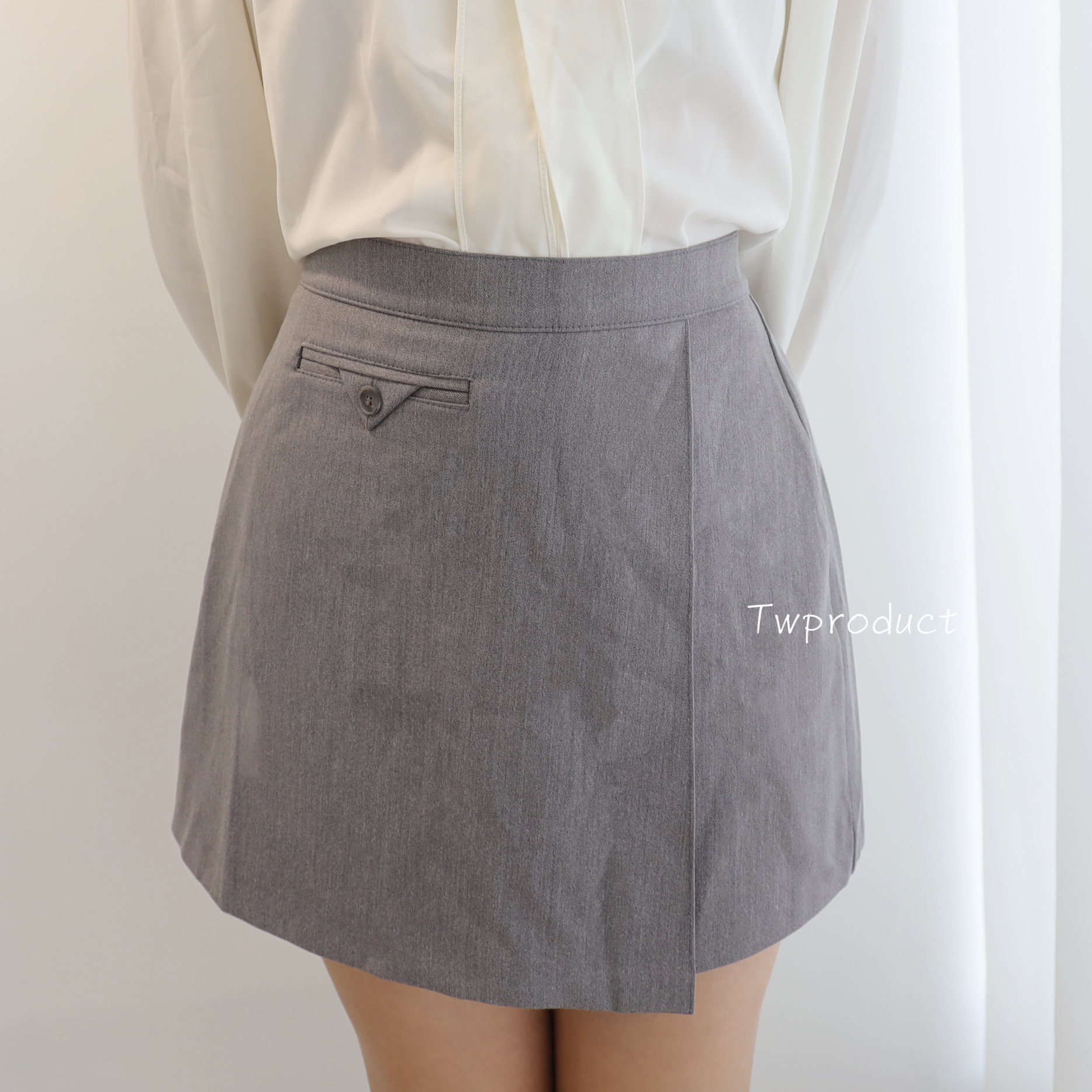 ✨ ||SK253||純色倒三角設計簡樸短裙