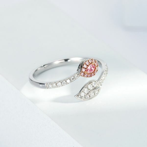 水滴粉鑽戒指