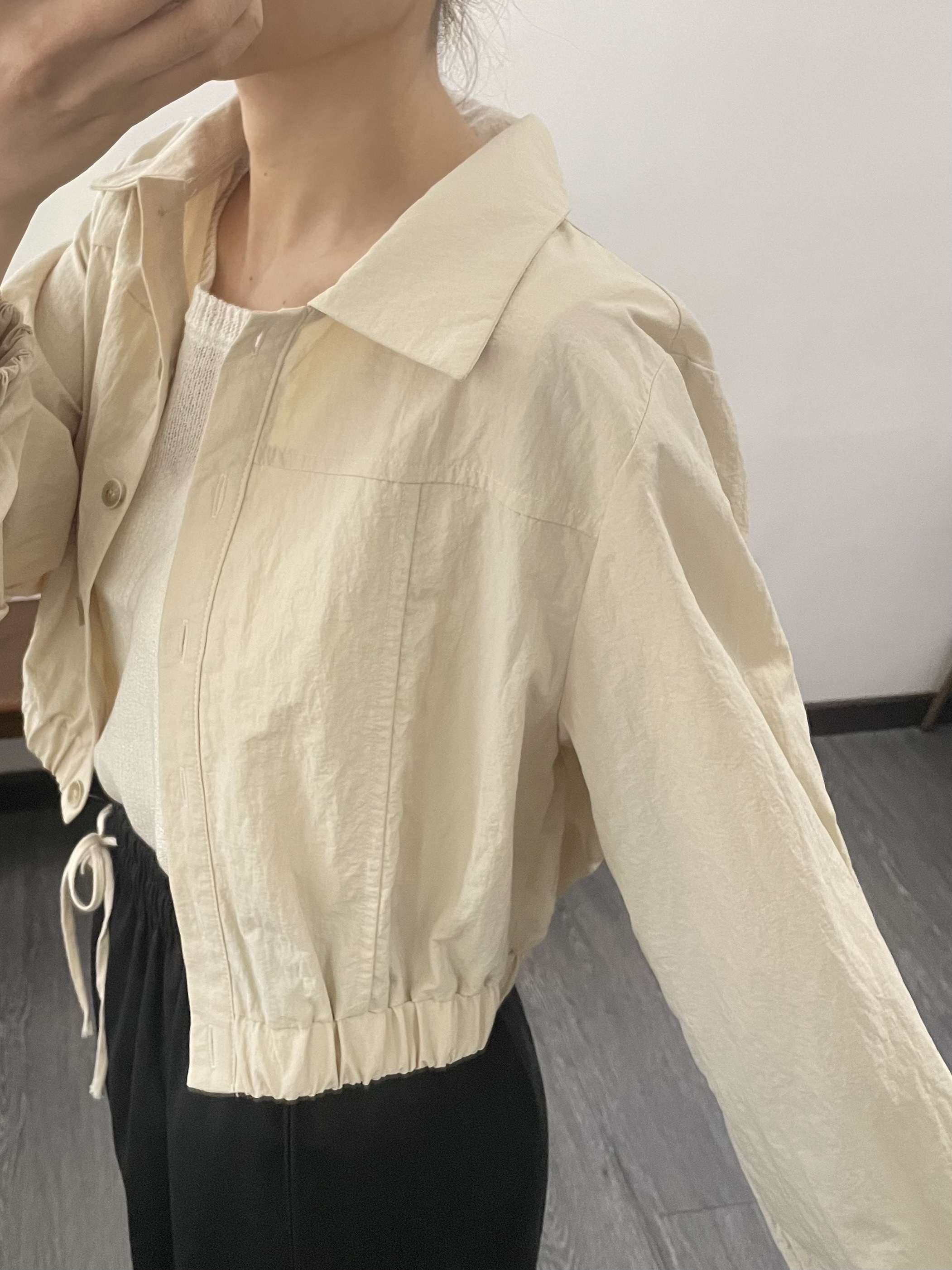 初秋必選，帶點復古的短版外套 (2色)