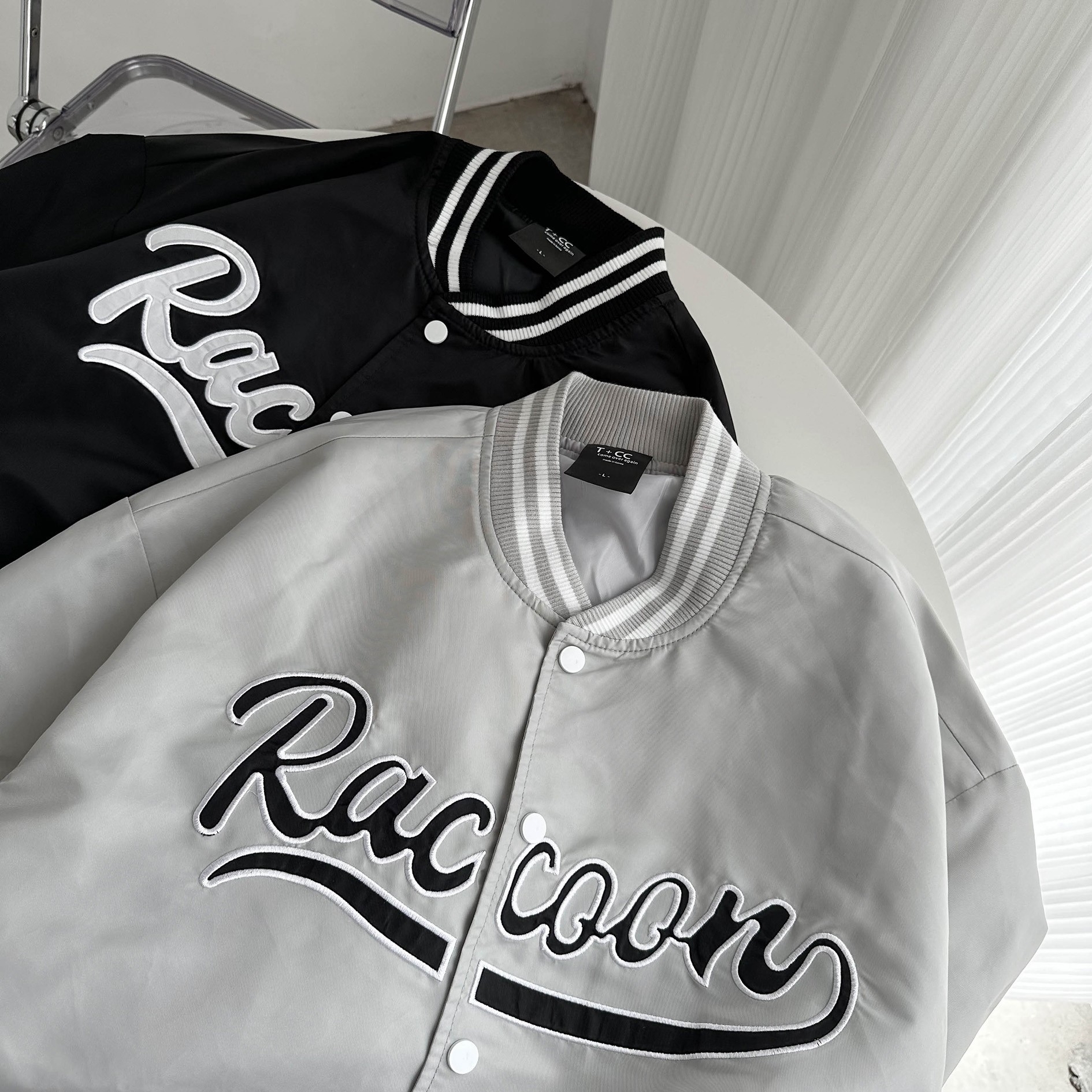 韓國刺繡RAC草寫英文棒球外套 68683