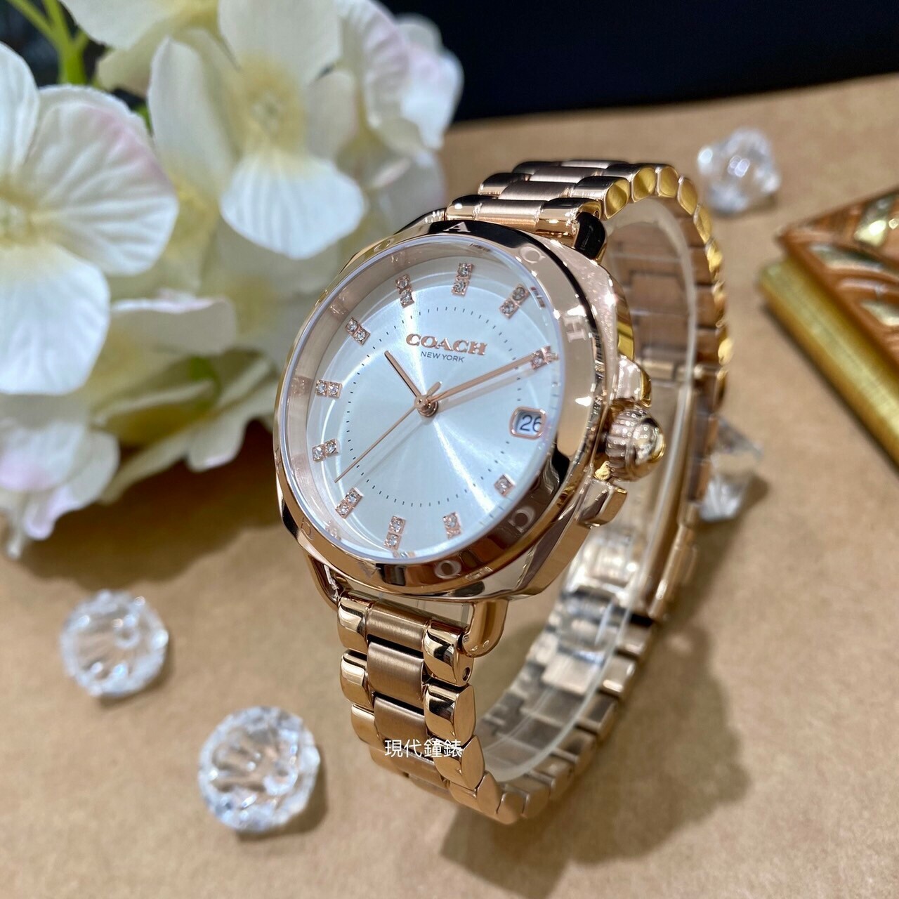【COACH】Logo錶圈晶鑽女錶 CO14504158 34mm 現代鐘錶