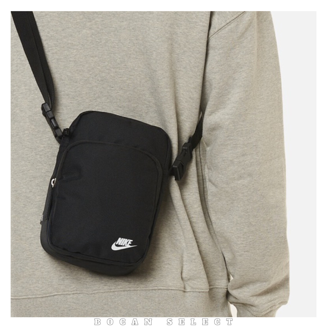 Nike 小肩包 斜背包 小方包 收納（DB0456-010）