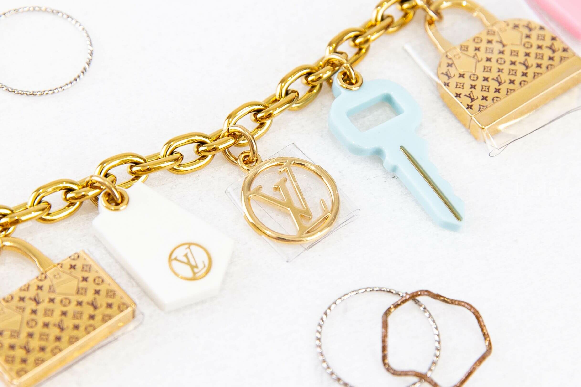Louis Vuitton Iconics Chain Bag Charm 粉白藍鎖頭鑰匙金色包包垂墜金鍊吊飾