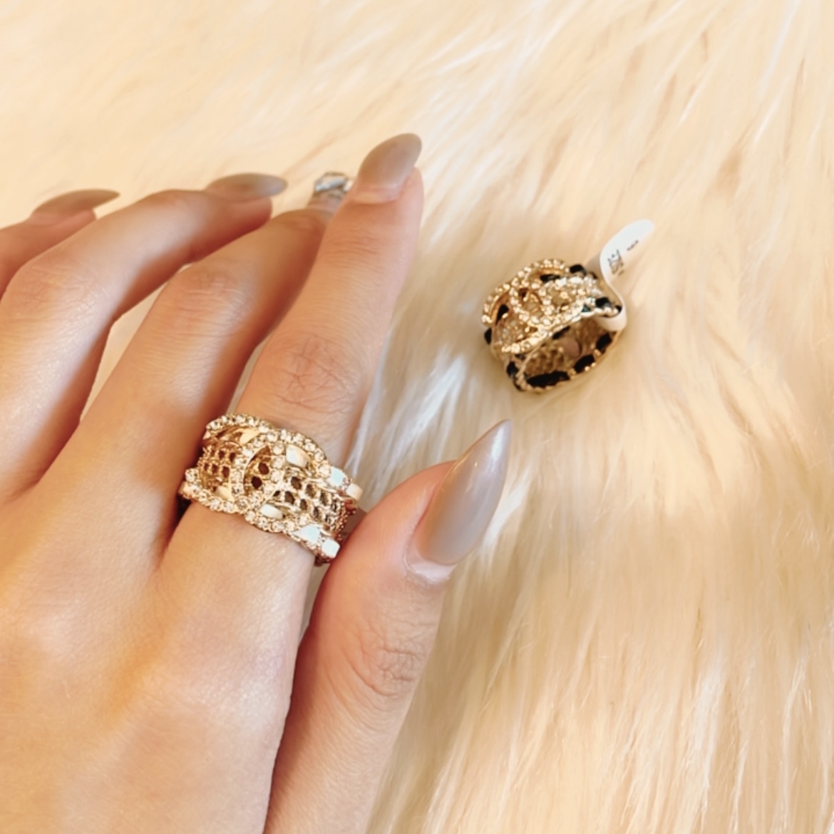 香奶奶 雙皮革穿錬雙層名媛翻玩戒