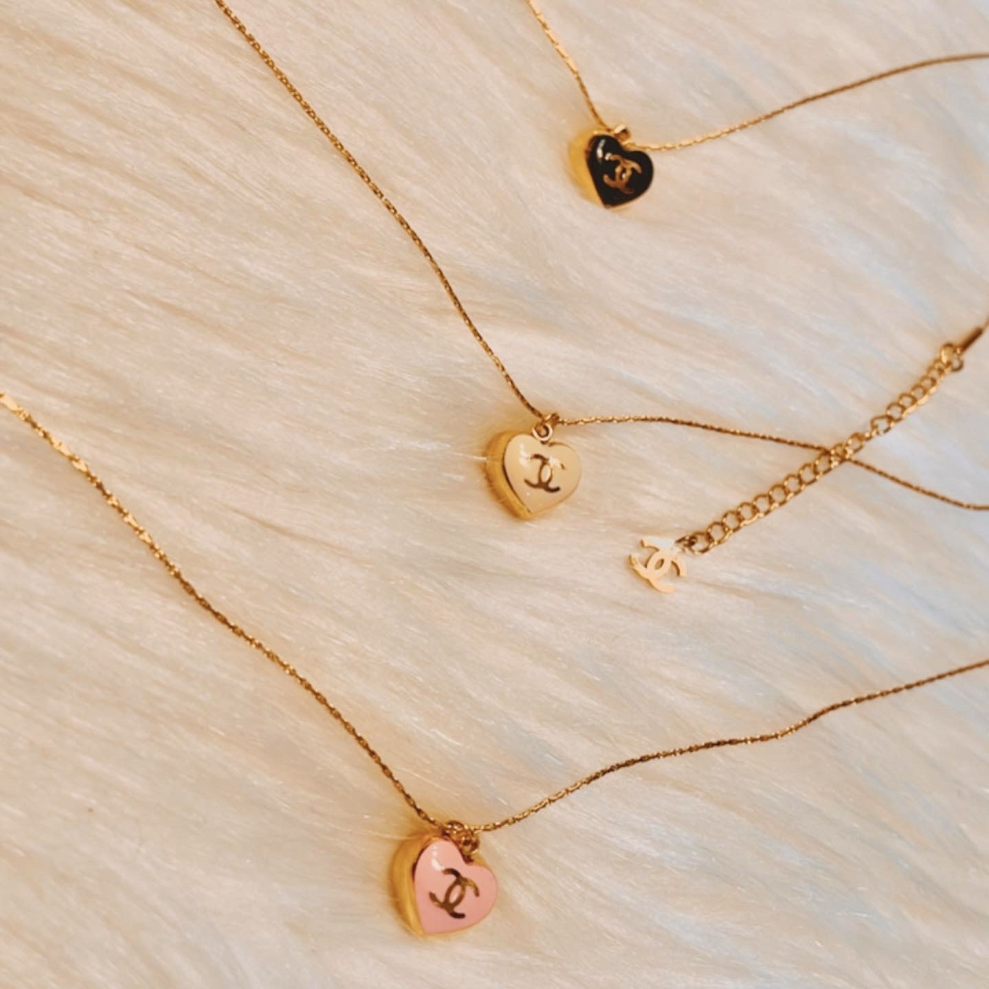 18k香奶奶桃心晶透滴釉 立體墜項錬