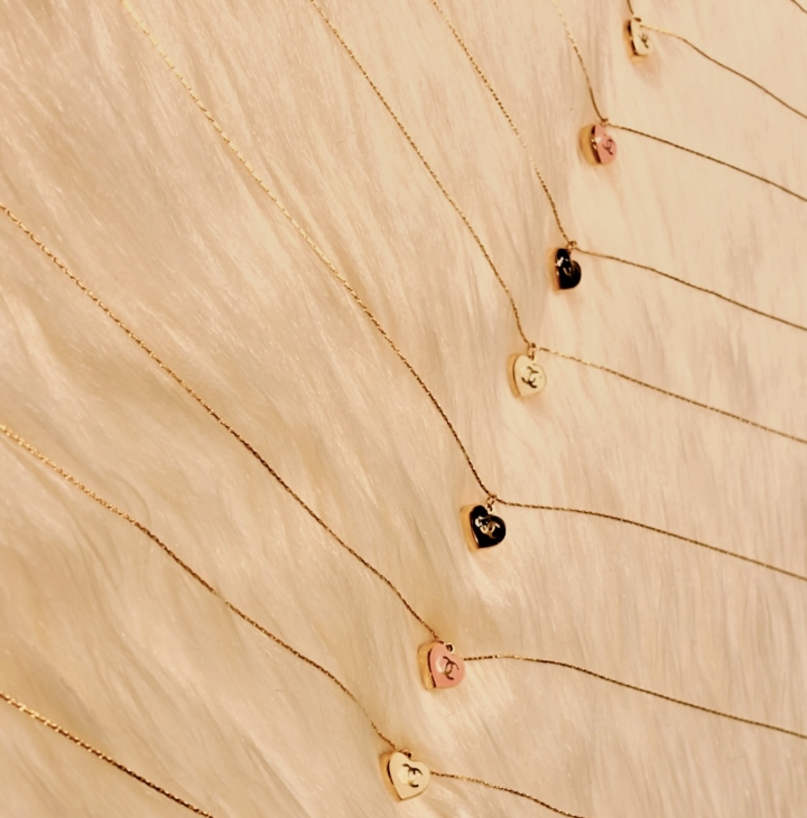 18k香奶奶桃心晶透滴釉 立體墜項錬